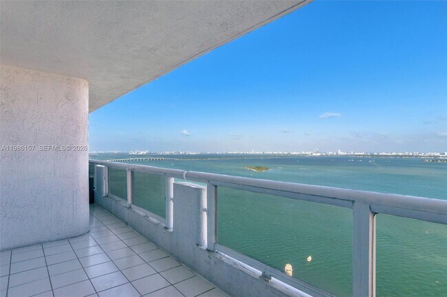 Foto del edificio - 1717 N Bayshore Dr