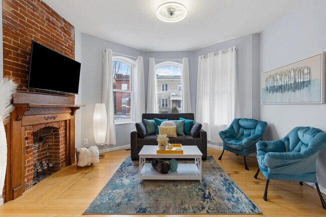 Foto del edificio - 2366 Lawrence St