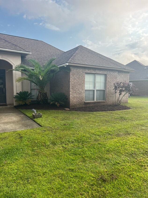 38671 Red Bud Lane, Denham Springs, LA 70706 House Rental in Denham