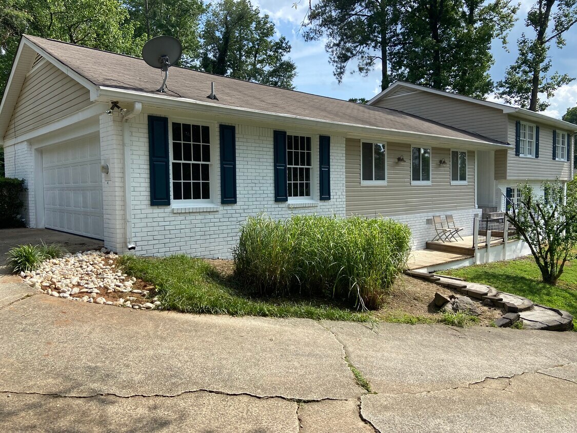 521 Fairgreen Ln NE, Marietta, GA 30068 House Rental in Marietta, GA