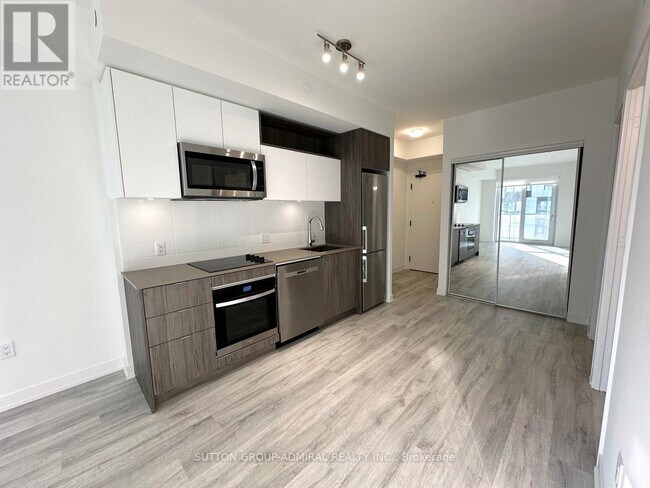 Building Photo - 100 Dalhousie St