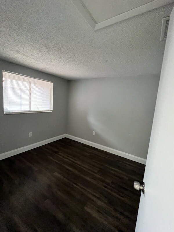 Foto del edificio - 1003 34th Ave W