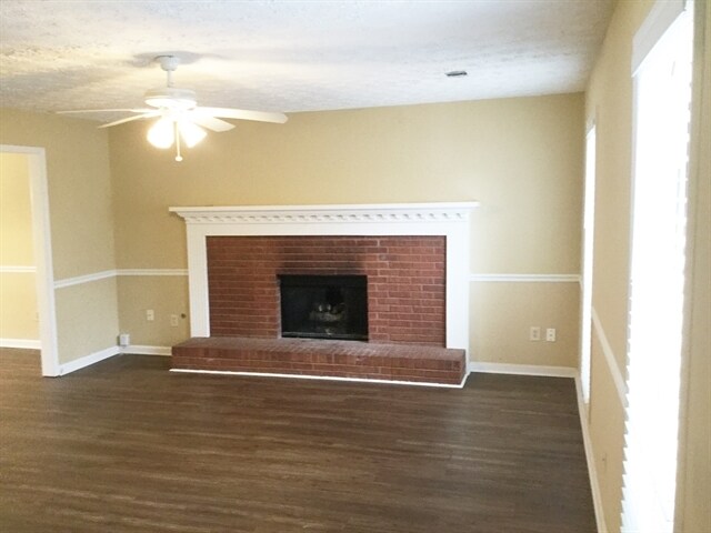 Foto del edificio - 570 Swan Creek Court