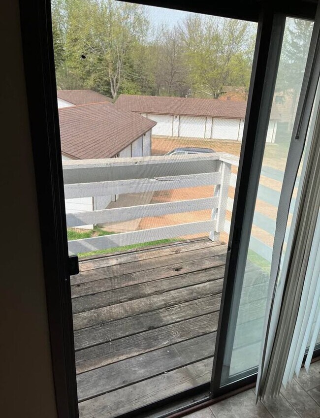 Foto del edificio - 425 Hillside Dr
