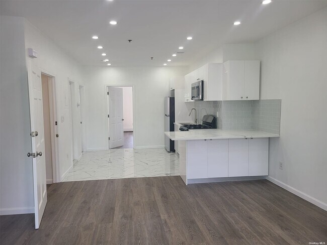Foto del edificio - 108 Bradford St