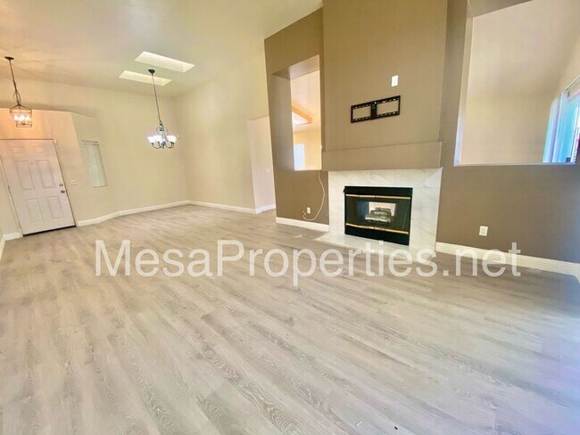 Building Photo - 15636 Amber Pointe Dr
