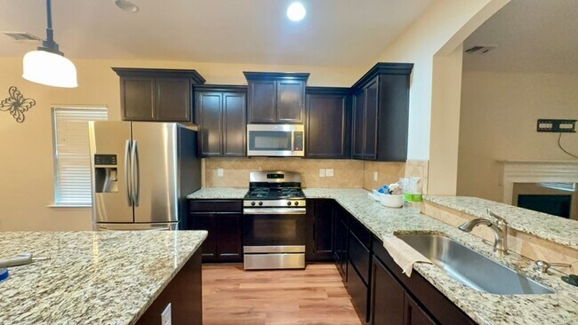 Foto del edificio - Experience the perfect blend of comfort & modern living in this beautiful home located in Northea...