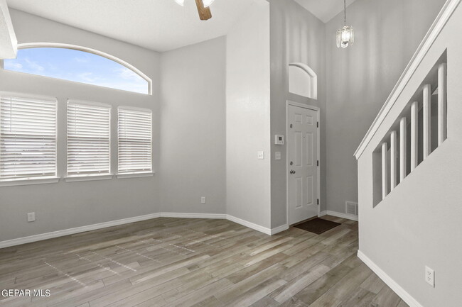 Building Photo - 12162 St Lucia Dr