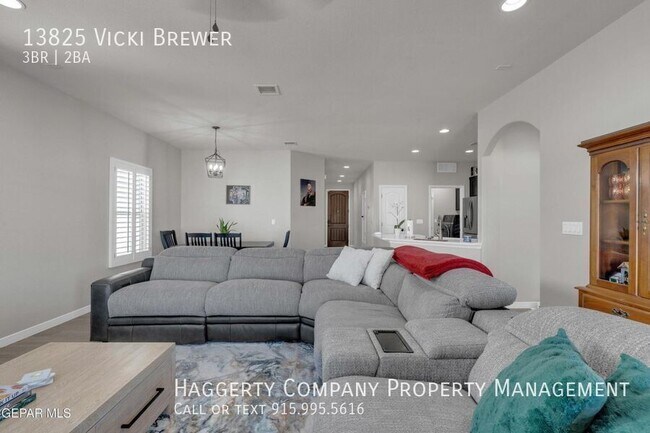 Foto del edificio - 13825 Vicki Brewer Ave