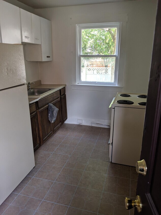 Primary Photo - 402 Mitchell Ave