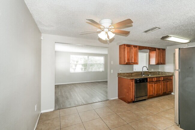 Foto del edificio - 11610 Meadow Dr