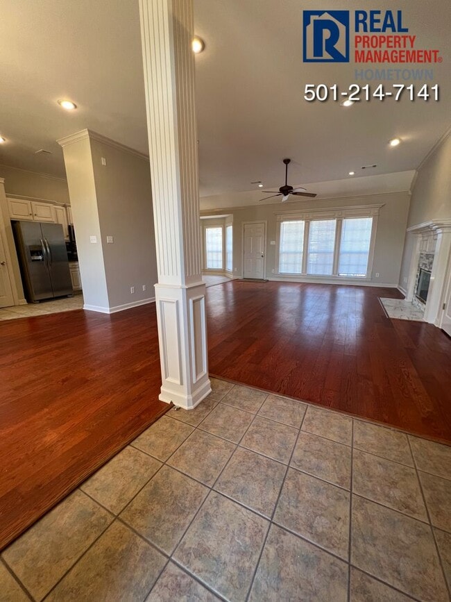 Building Photo - 198 Deauville Dr