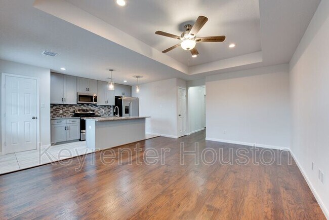 Building Photo - 5405 Groveton St