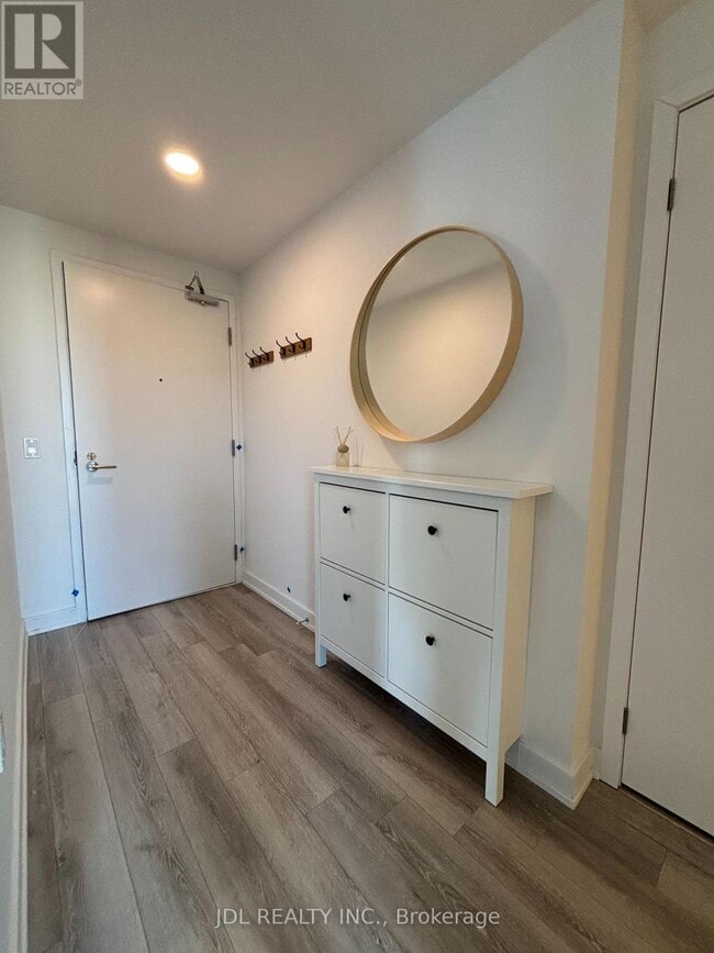 Building Photo - 238 Simcoe St