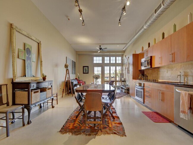 Foto del edificio - 2235 E 6th St