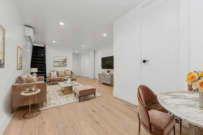 Foto del edificio - 908 Hart St