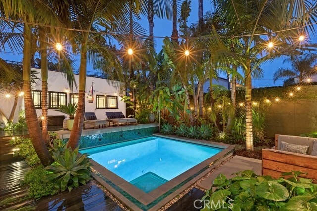 Foto principal - 737 N Orange Dr