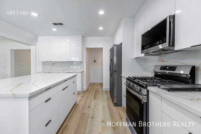 Building Photo - 5510 Wilbur Ave