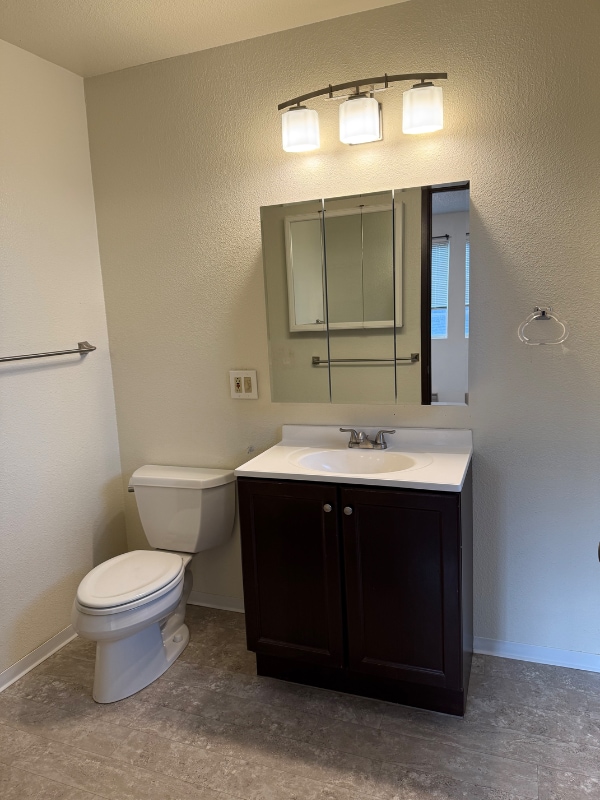 Foto del edificio - 8858 Interlake Ave N