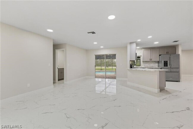 Foto del edificio - 17684 Taylor Dr
