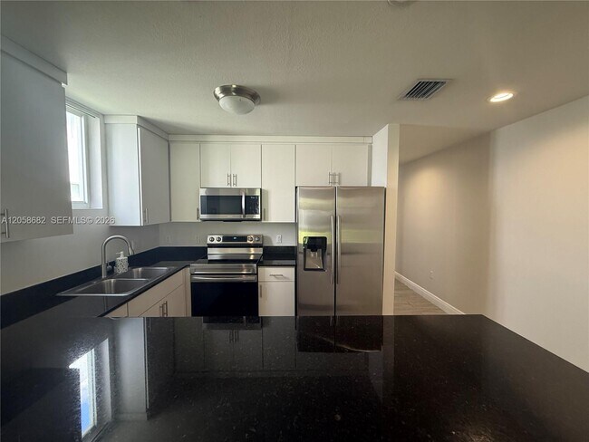 Foto del edificio - 177 E 16th St