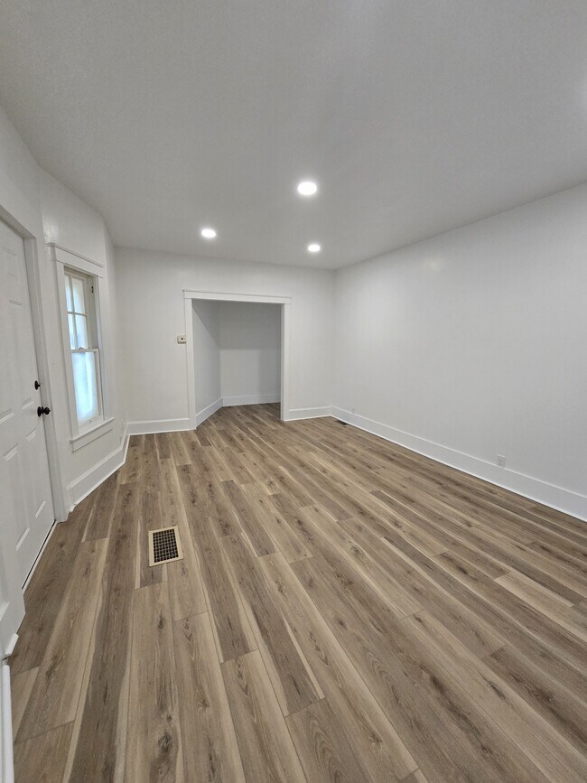 Foto del edificio - 1225 Erie St S