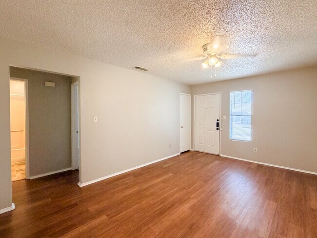 Foto del edificio - Charming 2 Bed, 1.5 Bath home in Keller