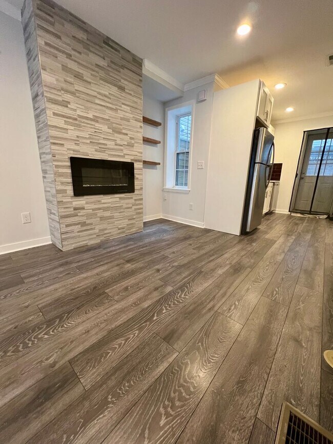Foto del edificio - Luxurious 2-Bedroom Townhome with Finished...