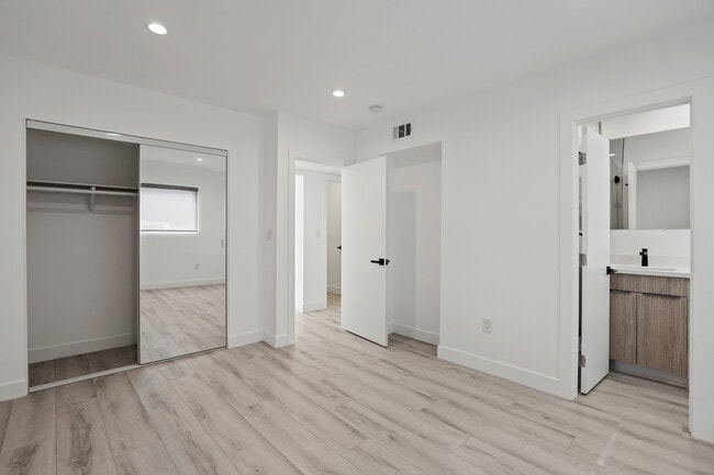 UNIT 2 - available on 5/10 - 2034 Garth Avenue