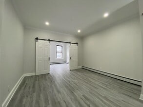 Building Photo - 338 2nd St