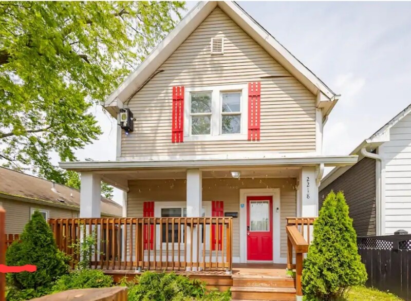 Foto principal - 2218 Pleasant St