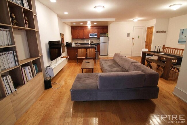 Building Photo - 23 W 75th St