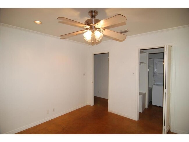 Building Photo - 1700 W 30th St