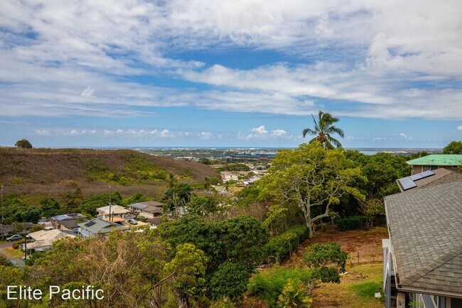 Foto del edificio - 6 br, 2.5 bath House - 99-663 Aiea Heights Dr