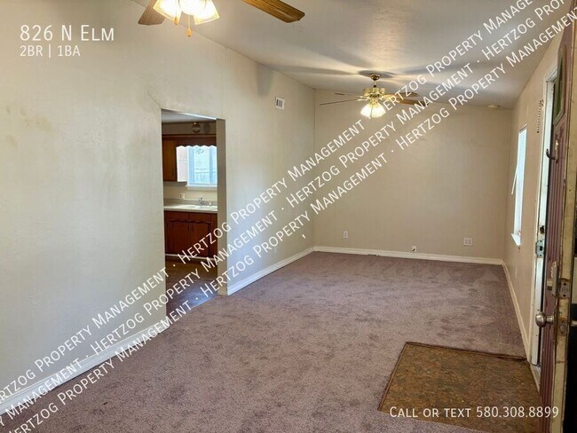 Foto del edificio - 2 Bedroom 1 Bathroom home with a fenced yard!