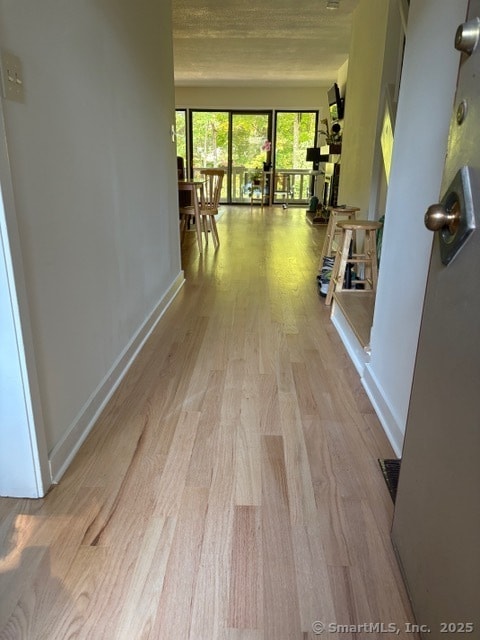 Foto del edificio - 8 Village Rd