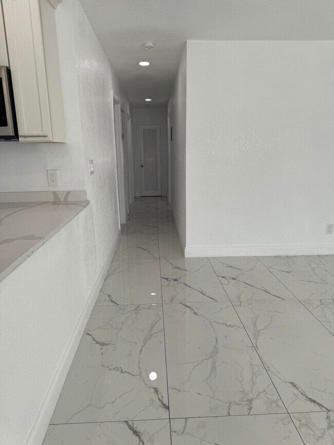 Foto del edificio - 1848 NW 55th Ave