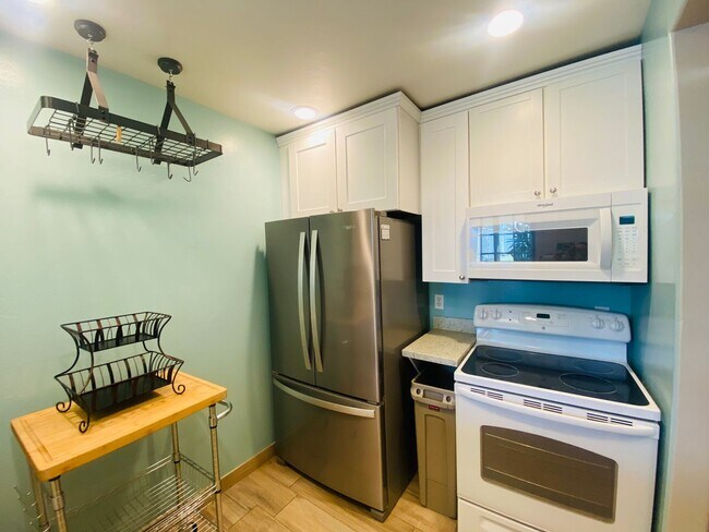 Building Photo - 3 Bedroom plus Den in Santee! Most Utiliti...