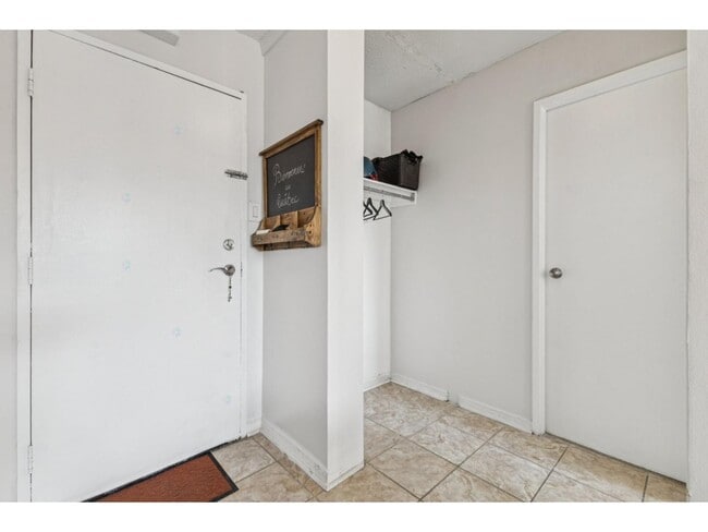 Building Photo - 285 Rue Laurier