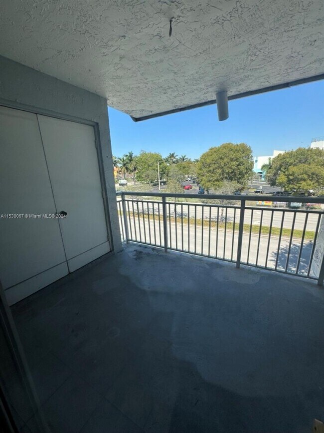 Building Photo - 8660 SW 212th St