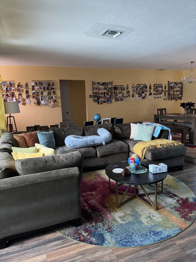 Family Room (1) - 850 SW 50th Ter