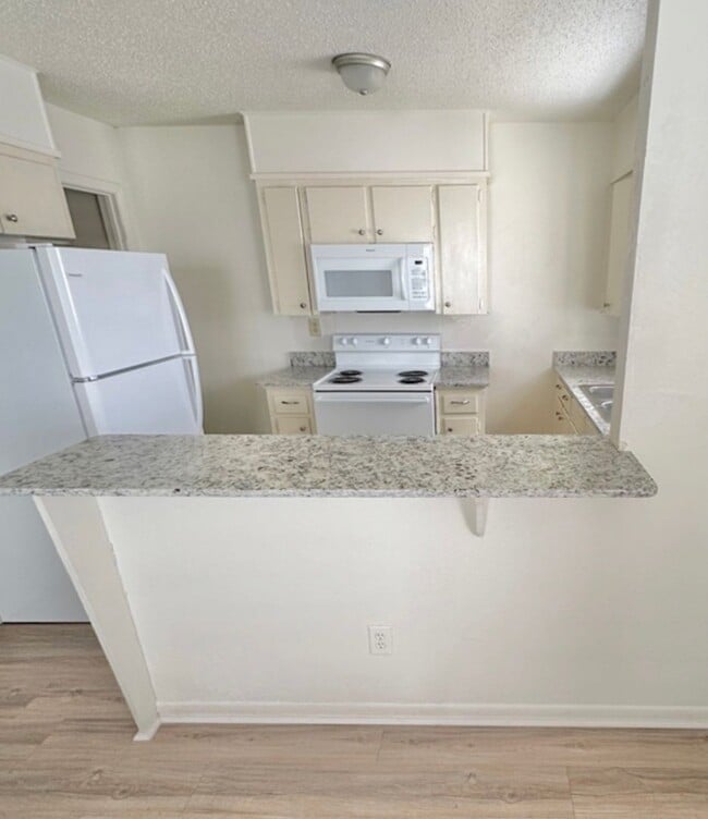 Building Photo - COMING SOON !