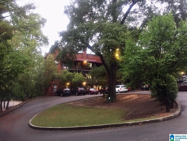 Foto del edificio - 3007 Highland Ave