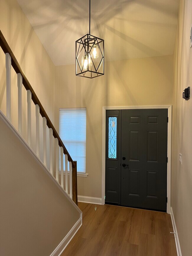 Foyer - 5 Francis Ct
