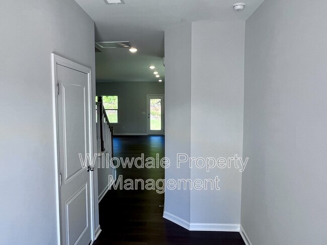 Building Photo - 5118 Cambrey Dr