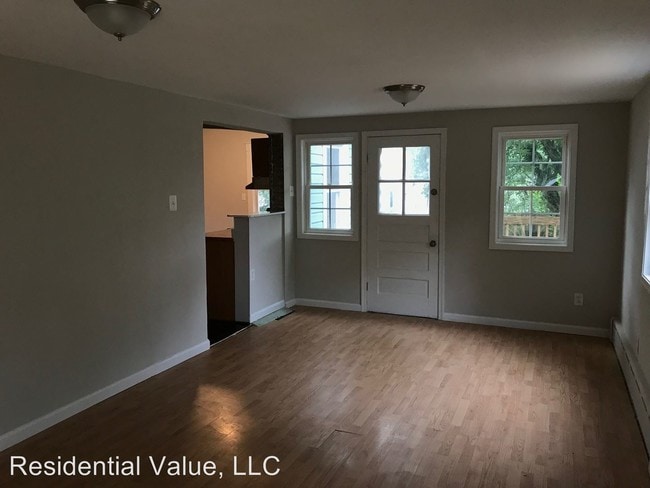 Building Photo - 1018 Fallcrest Ct