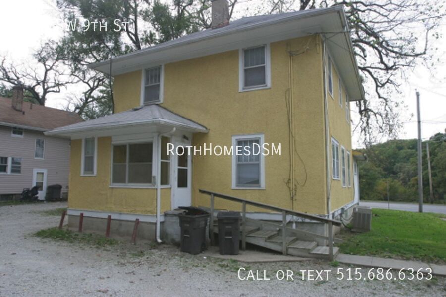 Primary Photo - 2-3 Bedroom Duplex Main Floor of Up/ Down ...