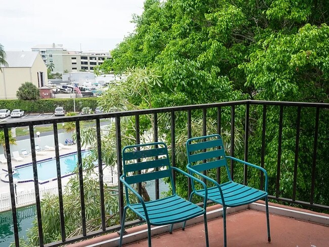 Foto del edificio - 890 Federal Hwy