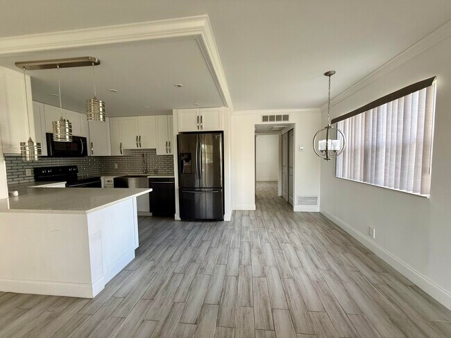Foto del edificio - 675 Brittany Park