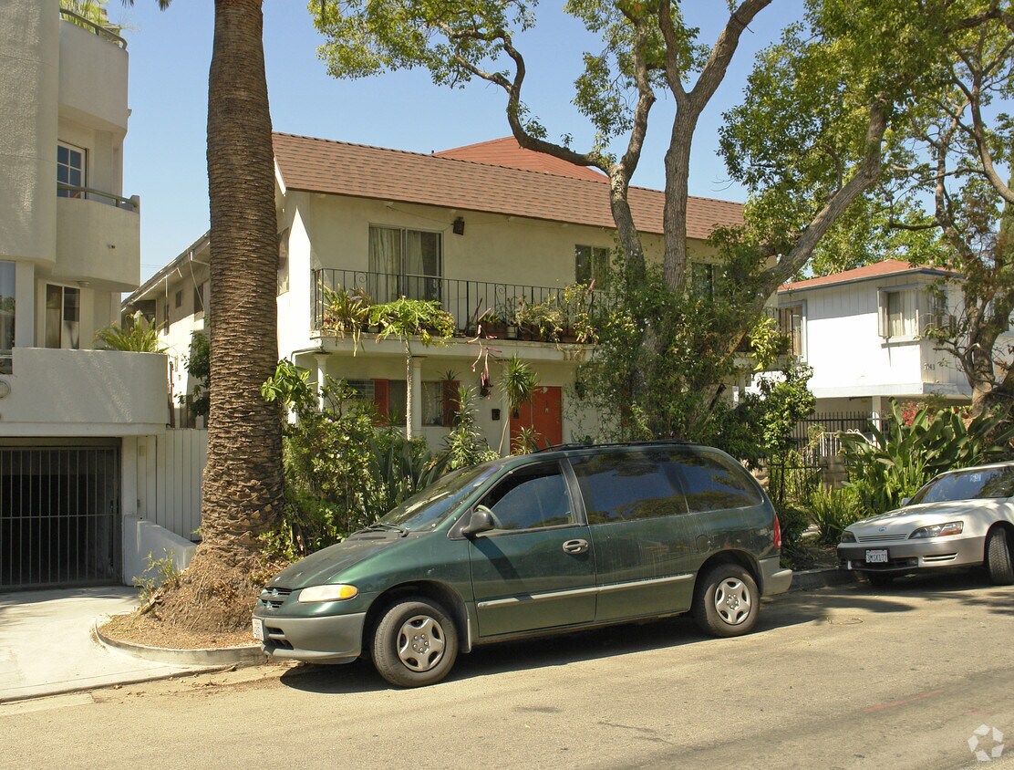 Building Photo - 1137 N Formosa Ave